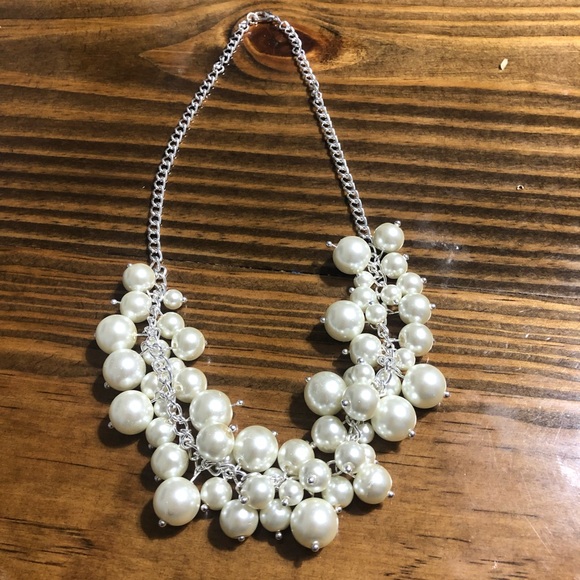 Handmade statement necklace and earring set, pearl and crystal - Picture 5 of 5